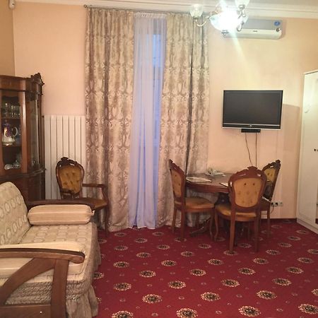 Nelly Apart Kiev Habitación foto